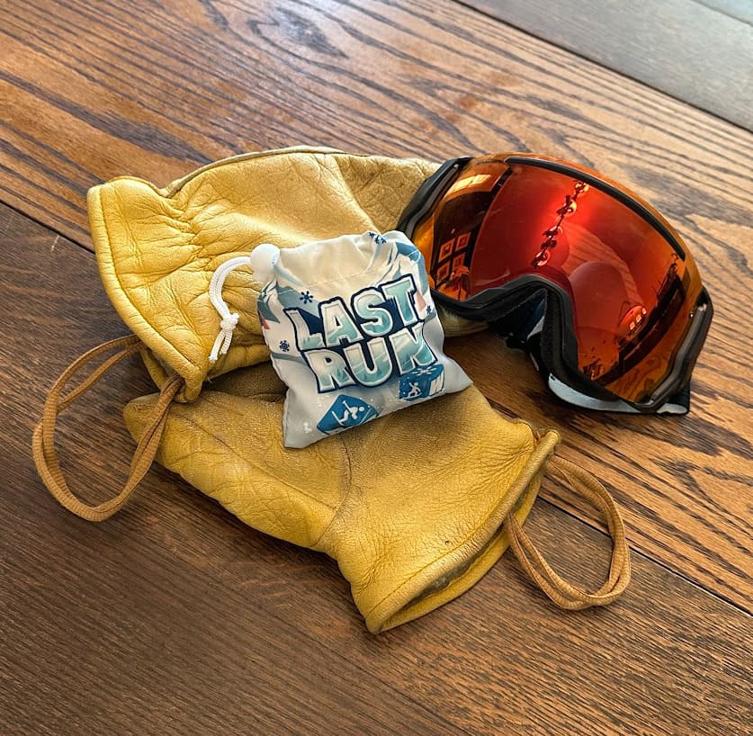 Last Run Game - Travel Pouch with Mittens